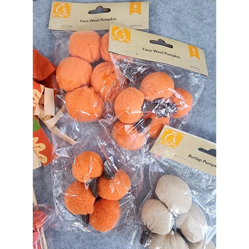 Fall Craft Lot Leaves Fabric Pumpkins Ribbon Scarecrow Picks Cupcake‎ Picks - Picture 10 of 10